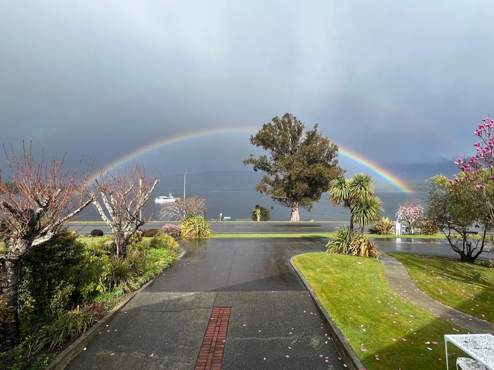 Fiordland Lakeview Motel And Apartments Te Anau Eksteriør bilde